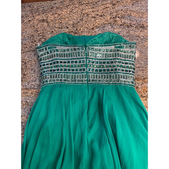 Sherri Hill Emerald Green Beaded Strapless Chiffon Formal Gown Dress
Size 4? - Picture 7 of 10